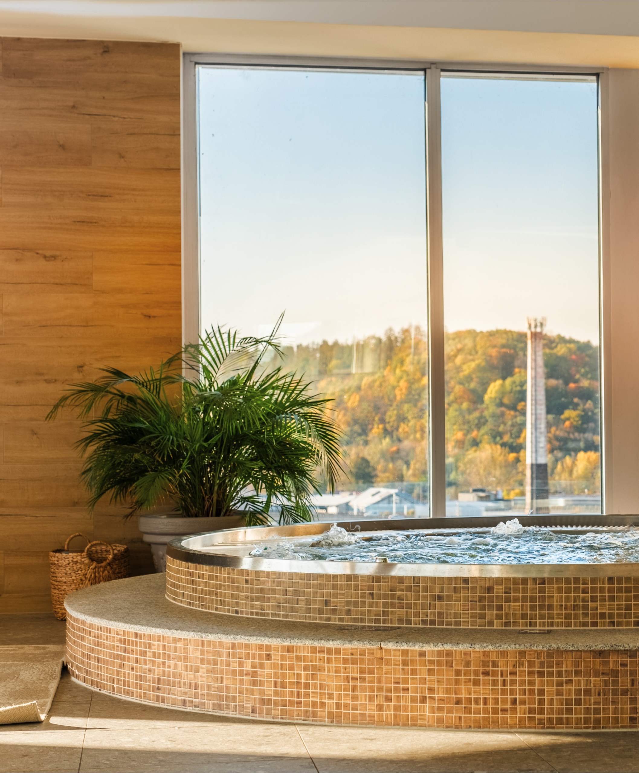 Wellness vírivka s výhľadom na Žilinu.